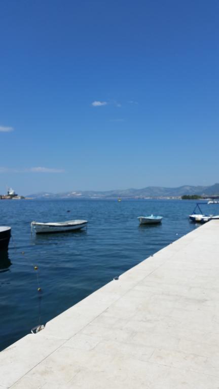 Apartments Mali Raj Vranjic Luaran gambar