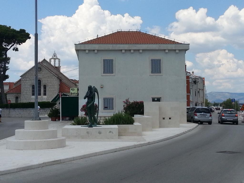 Apartments Mali Raj Vranjic Luaran gambar
