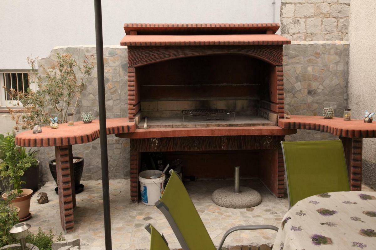Apartments Mali Raj Vranjic Luaran gambar